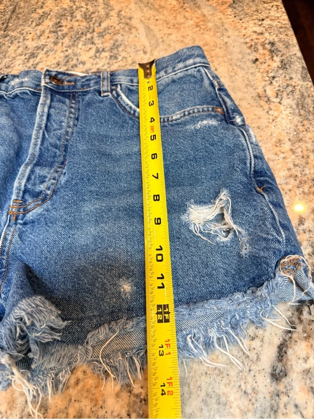 We The Free Size 31 Distressed Denim Shorts Raw Hem High Rise Festival Boho - Picture 6 of 13